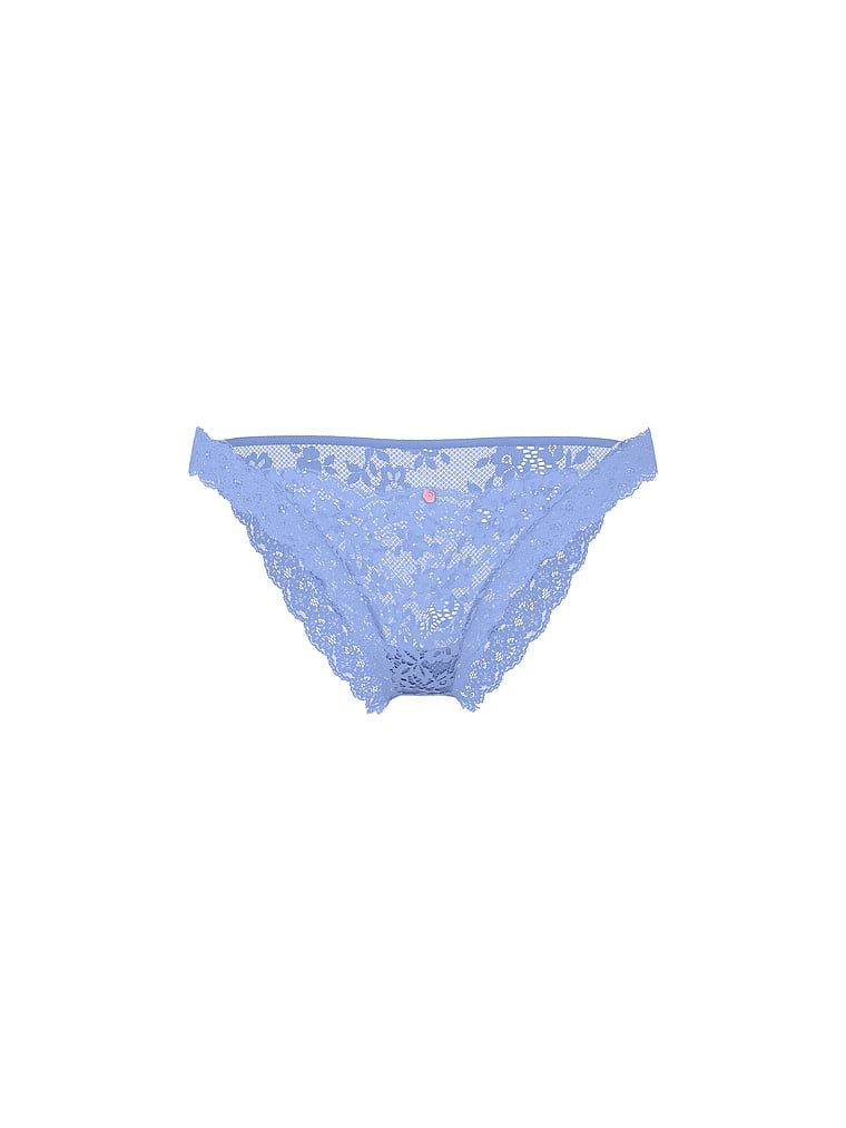 Majtki koronkowe Lace Bikini. Produkt ma kolor purpurowy i pochodzi z kolekcji Dream Angels. 
