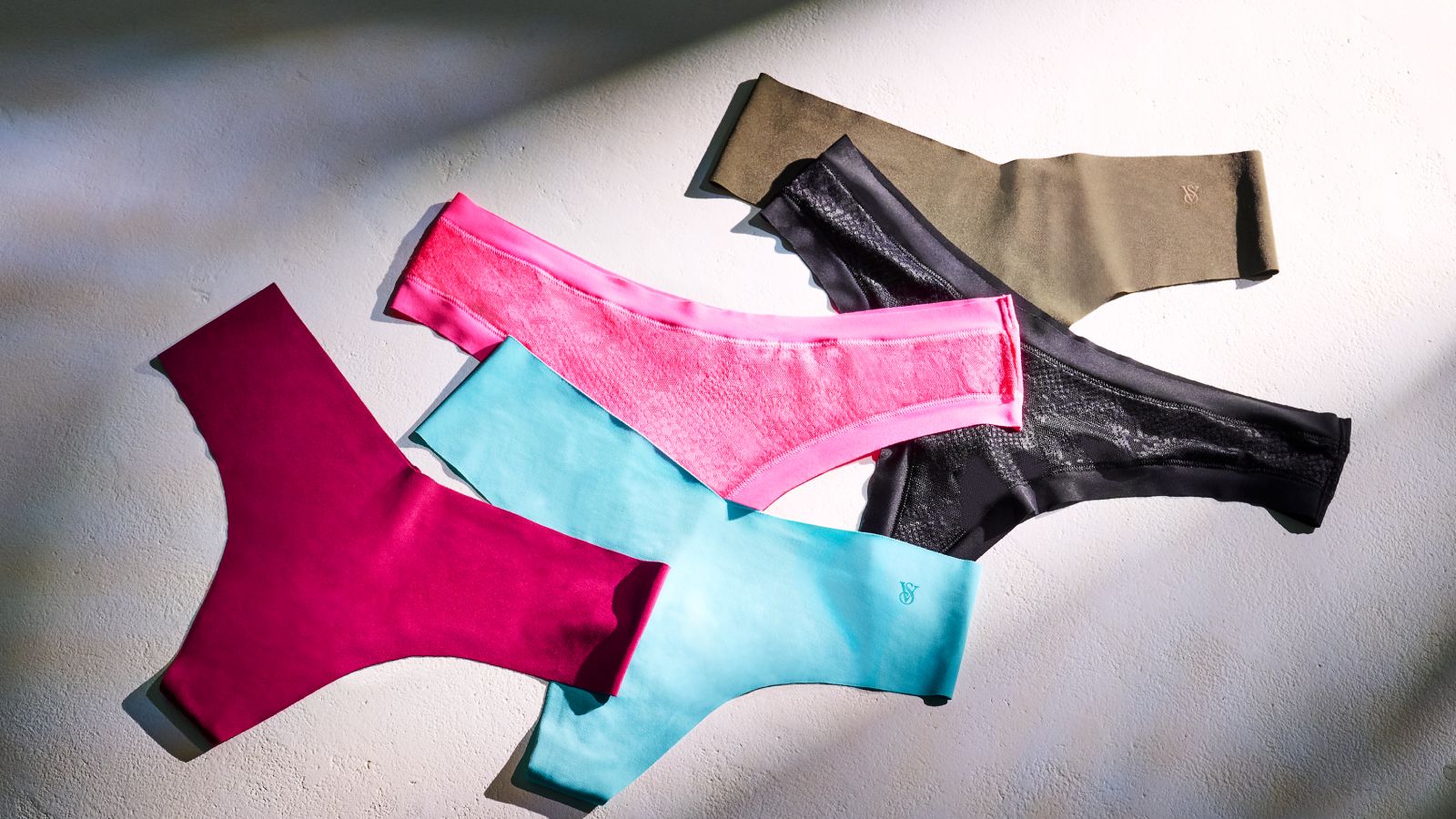 Stringi, brazyliany czy bikini – czym różnią się najpopularniejsze fasony majtek?
